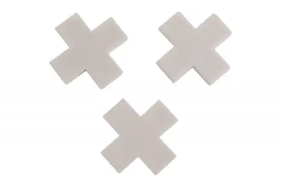 Plastové křížky 30ks 10mm (L37158)