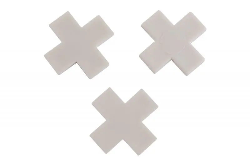 Plastové křížky 30ks 10mm (L37158)