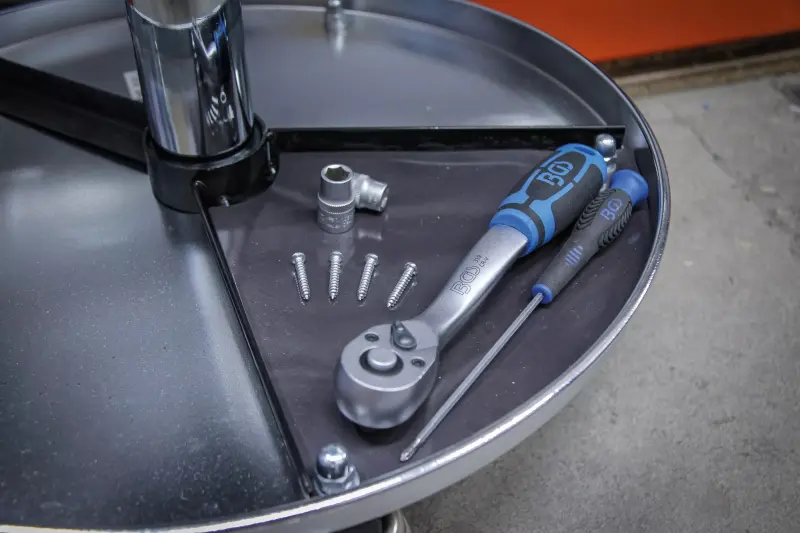 Pojízdná sedačka pro autoservisy BGS108388 (5 koleček) (BGS108388)