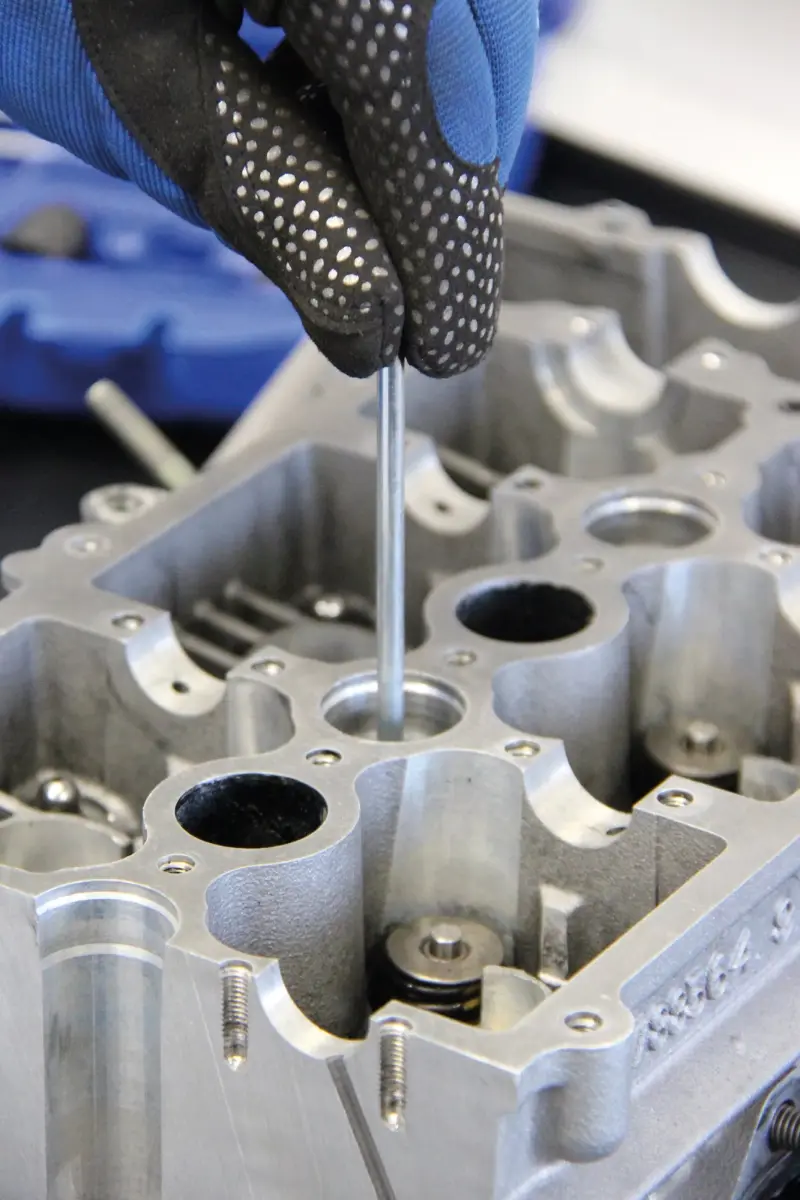 Přípravky pro vyčištění sedla a šachty injektoru BGS108723 Sada 21 dílů (BGS108723)