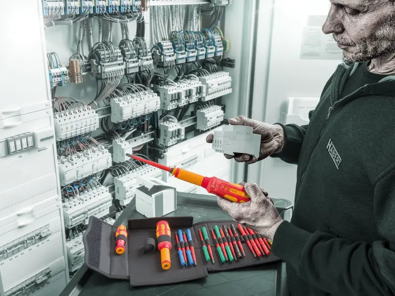 115346-kk-schaltschrank-06-03-2025-motiv-02-10056-rk