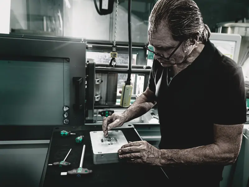 119903-05023360001-tipp01