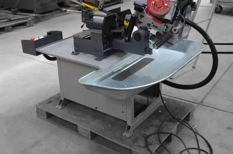 120860-ergoline-pedestal