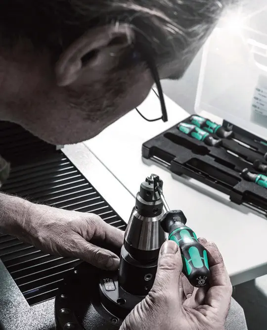 122303-05027912001-tipp01