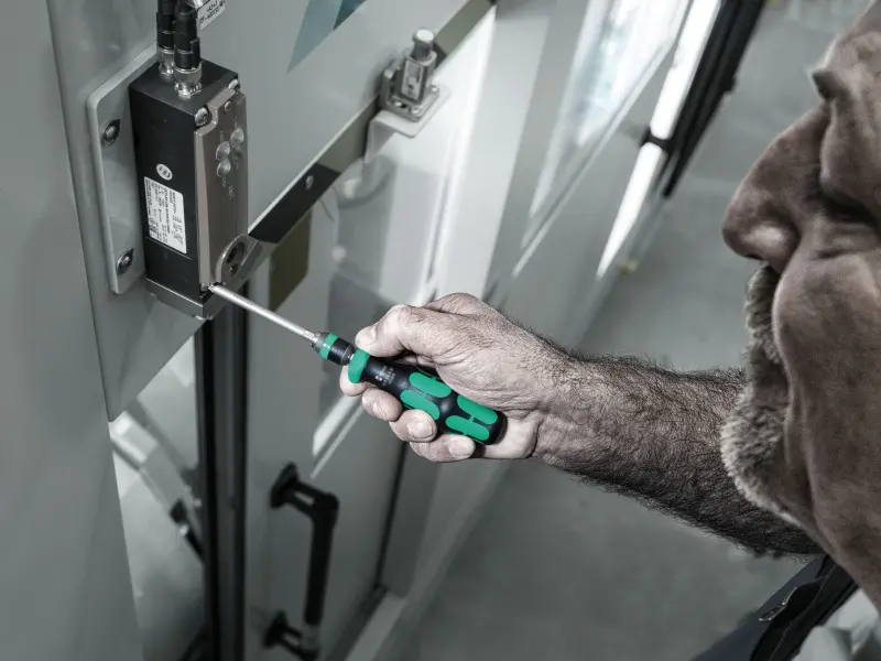 125960-838-ra-r-m-motiv-01-10049