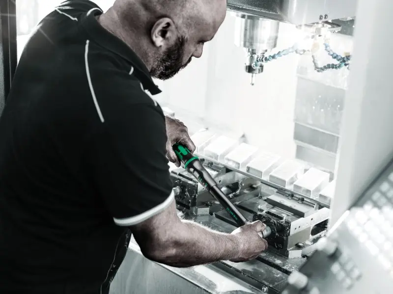 140020-075621-anwendung-cnc-automat-10665-rk2