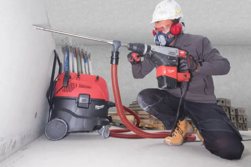 Čtyřbřitý vrták Milwaukee 4932459288 pr. 18 x 600 mm, s odsáváním, SDS-Max  (MI4932459288)