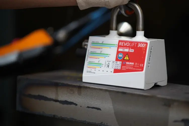 147288-revolift-300-04