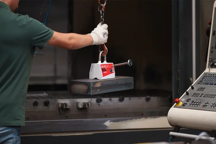 147297-revolift-300-06