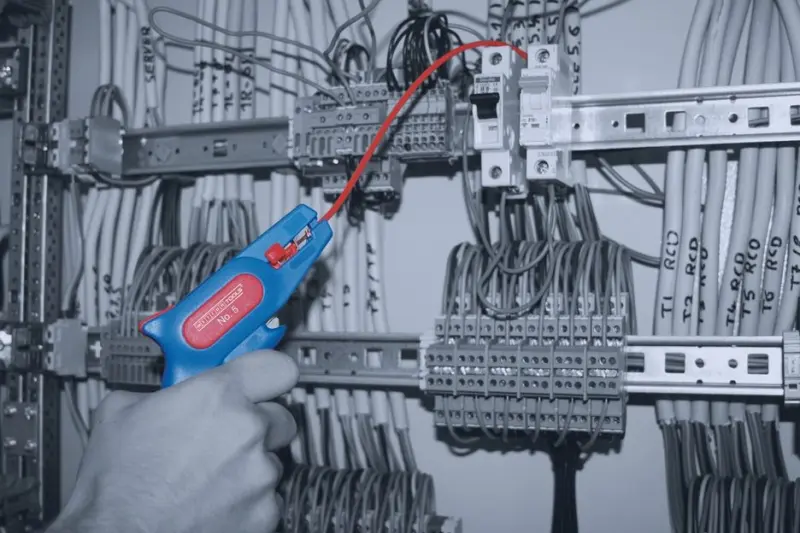 148221-51000005-no5-012