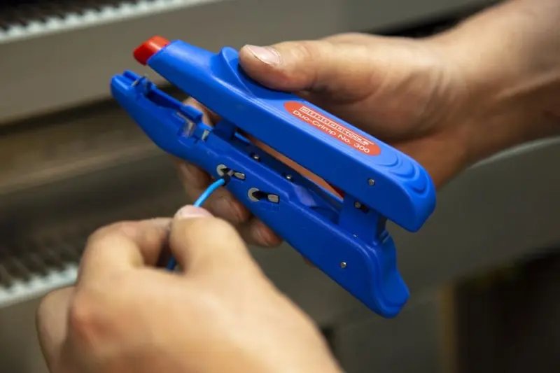 148251-51000300-duo-crimp-no-300-serverraum-1