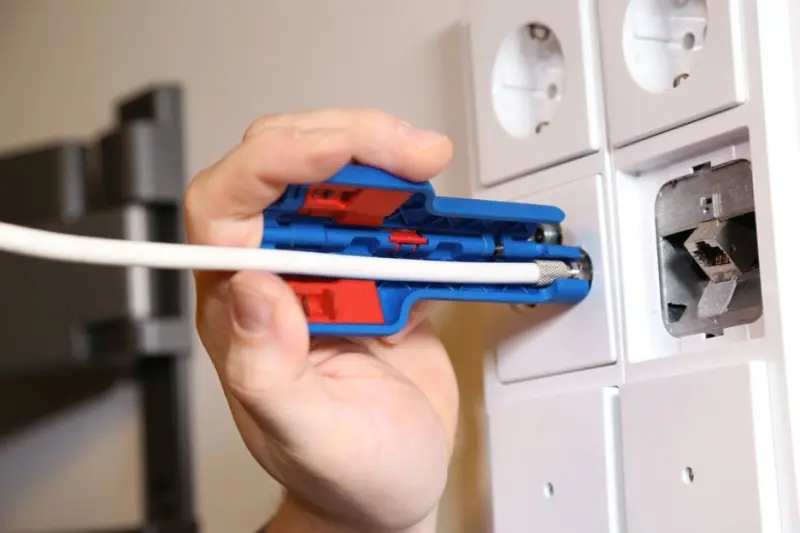 Odizolovací nástroj Weicon Coax-Stripper No. 1 F Plus na koaxiální kabely (WEI52000001)