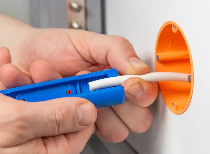 Odizolovací nástroj Weicon Coax-Stripper No. 2 na koaxiální kabely (WEI52000002)