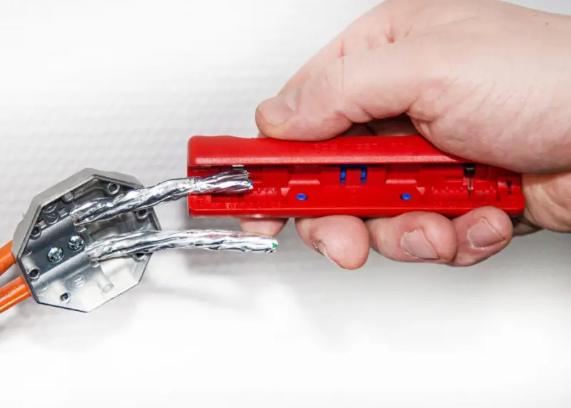 Odizolovací nástroj Weicon Stripper No. 2 Cat pro datové a síťové kabely (WEI52002002)