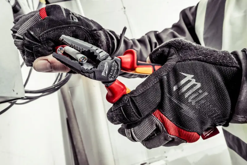 Kombinované kleště 165 mm Milwaukee. VDE (MI4932464571)