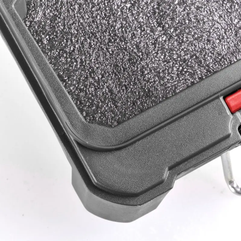 150536-4932471428-feat-3