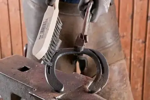 Ruční kartáč s dřevěnou rukojetí Pferd HBF 30 ST 0,35 - na koutové svary (PF4007220245194)