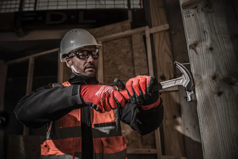 Tesařské ocelové kladivo 450 g s trhacími čelistmi Milwaukee (MI4932478653)