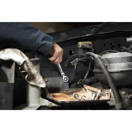 Ráčnový očkoplochý klíč Milwaukee MAX BITE s kloubem 16 mm, 4932480189 (MI4932480189)