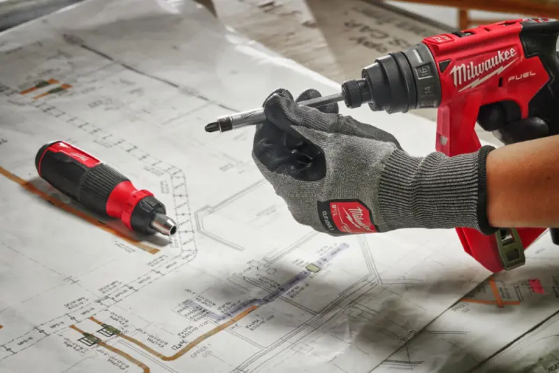 161769-mi4932480582-7-racnovy-sroubovak-s-ulozistem-bitu-milwaukee-multi-bit-14v1-sada-14-dilu