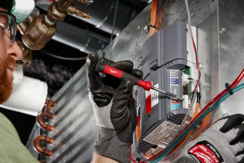 161778-mi4932480584-9-mikrosroubovak-milwaukee-s-vymennymi-bity-multi-bit-4v1-sl-a-ph