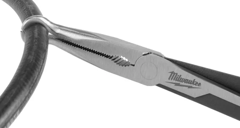 165166-4932492502-feat-1