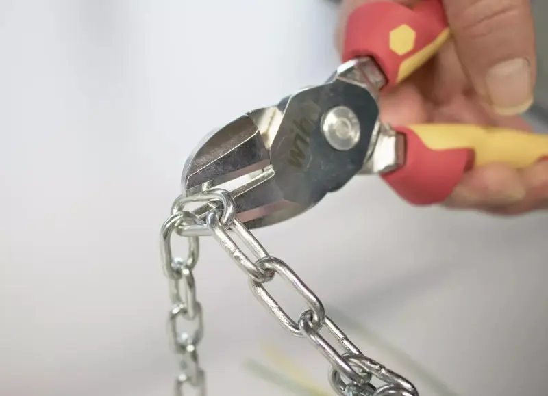 Silové boční štípací kleště 200 mm Wiha 38191 BitCut Professional VDE s fazetou (WIHA38191)