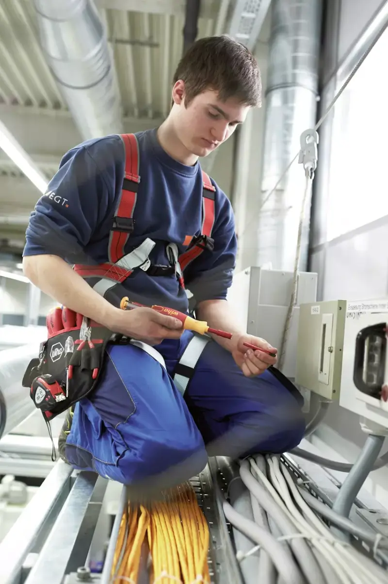 WIHA 38611 Šroubovák se zásobníkem nástavců LiftUp electric - 6 slim Bitů (WIHA38611)