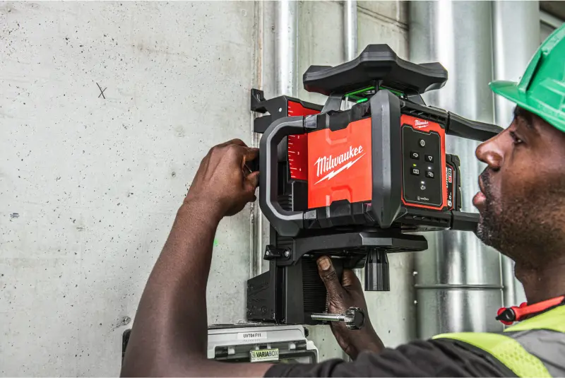 Nástěnný držák laseru Milwaukee LWM pro rotační a líniový laser M12, 4932493201