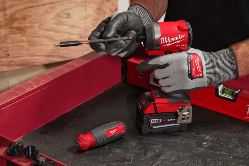 172690-mi4932498174-7-sroubovak-s-ulozistem-bitu-milwaukee-shockwave-multi-bit-14v1-hex-ph-pz-sl-a-t