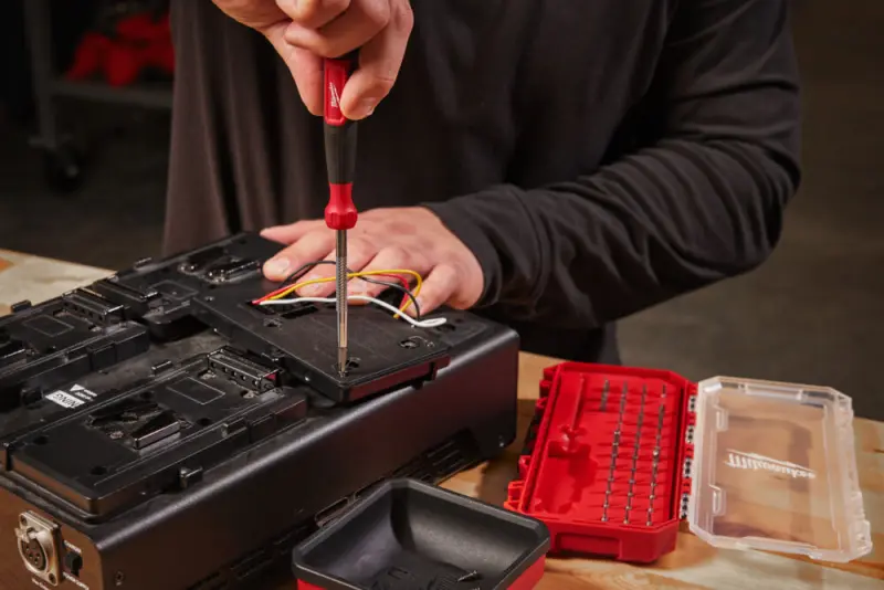 Přesný mikrošroubovák Milwaukee s výměnnými bity, Multi-bit 39v1 v přenosném balení (MI4932498177)