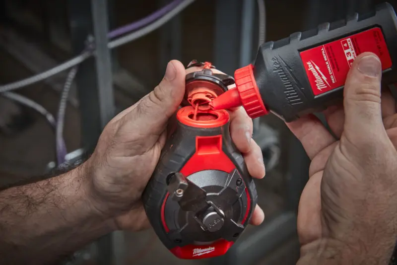 Značkovací šnůra Milwaukee křídová jemná + náhradní náplň červená 4932498390 (MI4932498390)