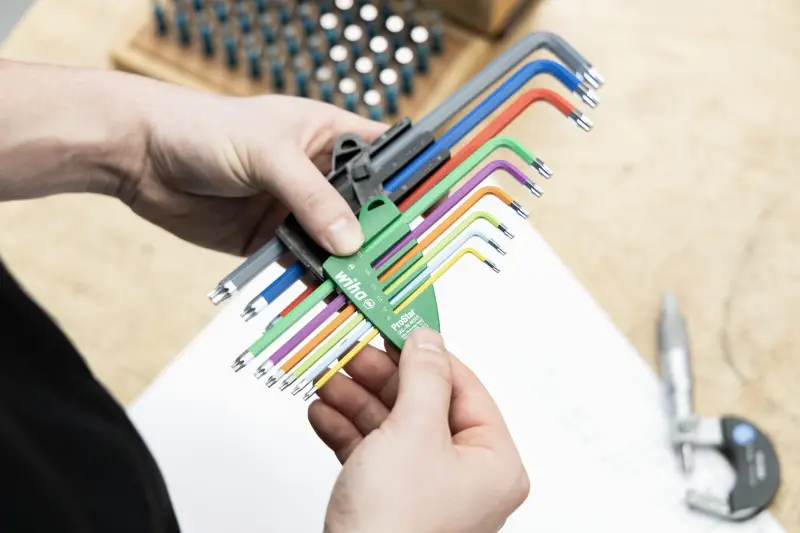 174702-wiha-46556-03