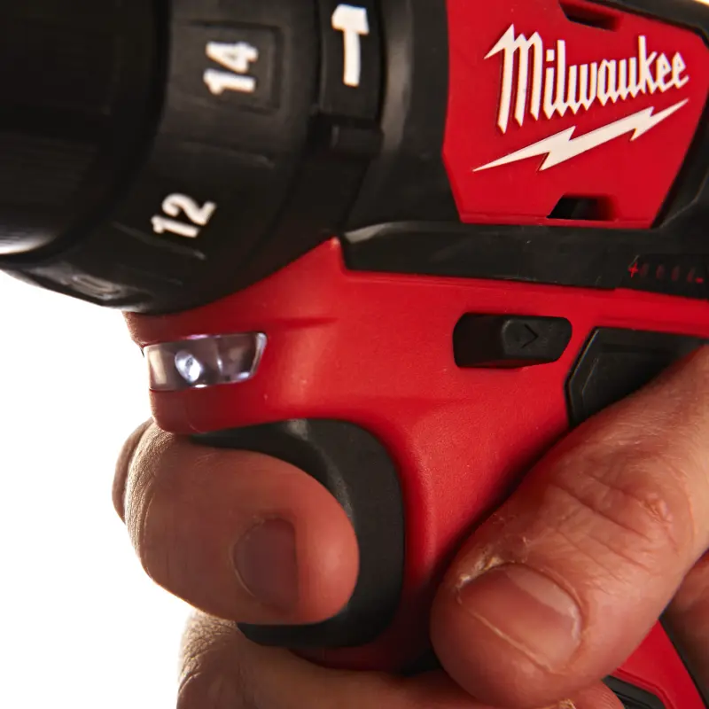Aku subkompaktní příklepová vrtačka Milwaukee M12 BPD-202C (MI4933441940)