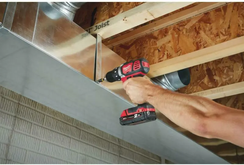 Aku vrtací šroubovák Milwaukee M18 BDD-202C (2,0 Ah) (MI4933443555)