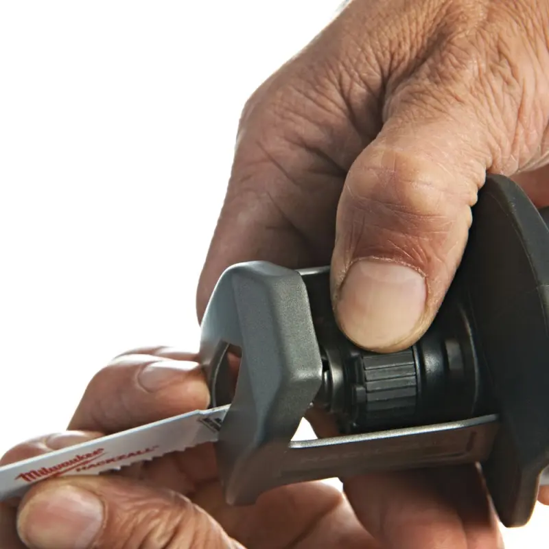 Aku šavlová pila Milwaukee M12 CHZ-402C (MI4933446950)