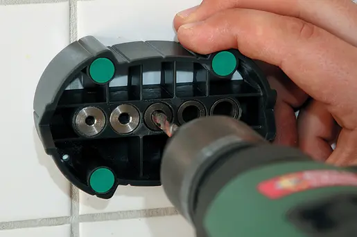 182025-4685000-pro-02