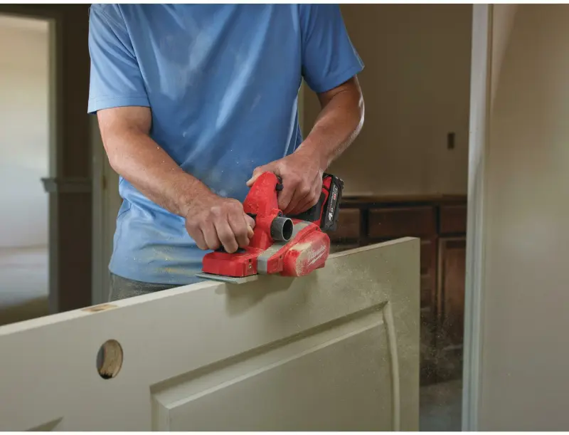 Aku hoblík Milwaukee M18 BP-402C, šířka 82 mm, odběr až 2 mm, bez Aku, 4933451113 (MI4933451113)