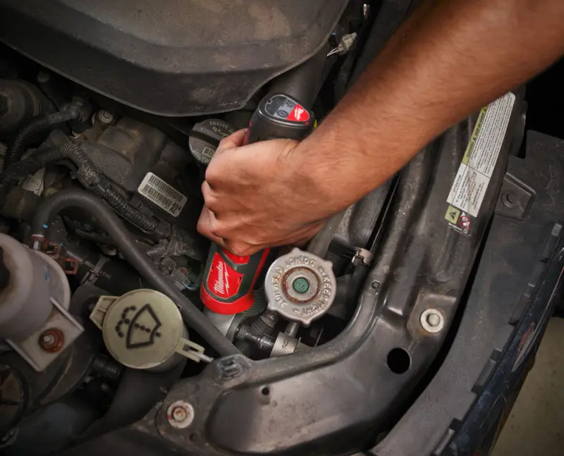 Aku 1/4" HEX pravoúhlý rázový šroubovák/utahovák Milwaukee M12 BRAID-0, 68 Nm, bez aku, 4933451247 (MI4933451247)