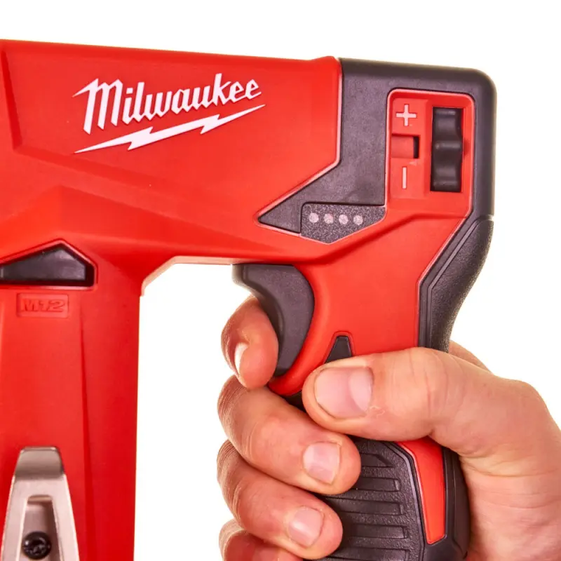 Aku sponkovačka Milwaukee M12 BST-0, bez Aku, 4933459634