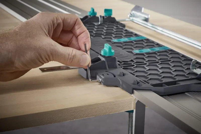 184657-6913000-fks-145-05