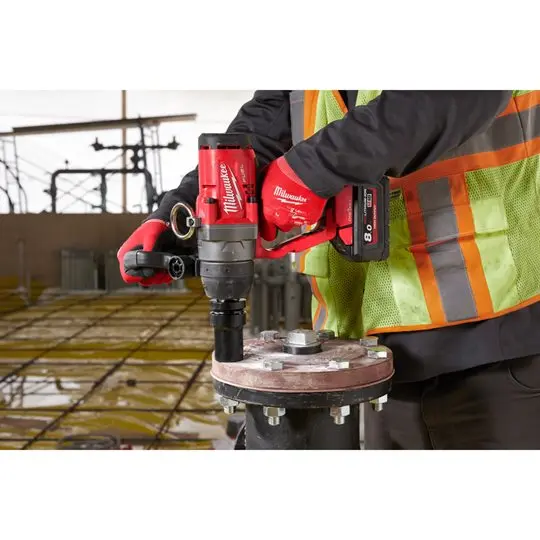 184681-4933459732-m18-onefhiwf1-0x-8