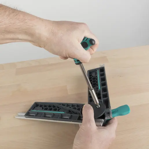 Úhlová měrka Wolfcraft pro kapovací a pokosové pily (WOLF6957000)