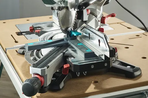 Úhlová měrka Wolfcraft pro kapovací a pokosové pily (WOLF6957000)