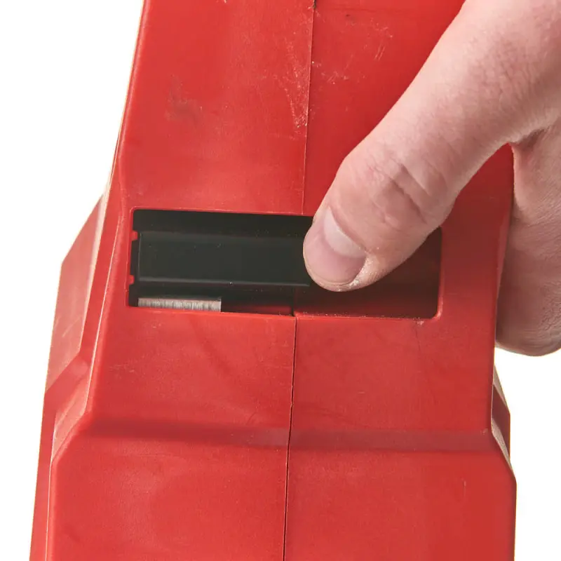 185739-4933464723-m18-fchs-0-feat-9