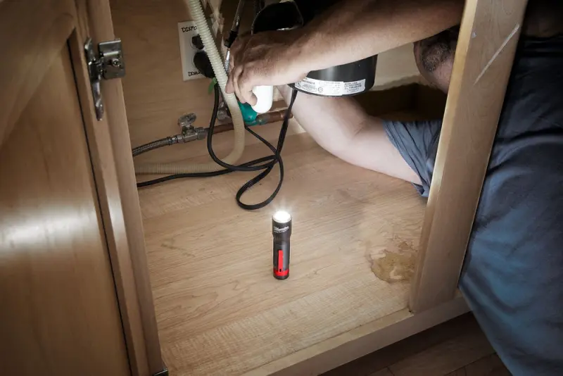 185909-4933464825-ml-led-app-3