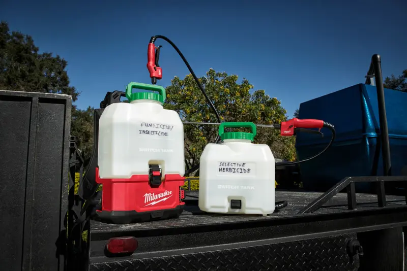 Nádrž 15 l na chemikálie Milwaukee M18 BPFP-CST, pro Aku postřikovač SWITCH TANK, 4933464964 (MI4933464964)