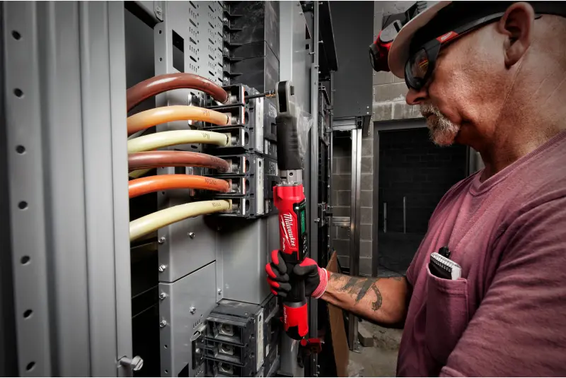 Aku 3/8" digitální ráčnový utahovák M12 ONEFTR38-201C, ONEKEY, 135,6 Nm, momentová ráčna, 1x aku M12 B2 + M12 C12 C, 4933464967 (MI4933464967)