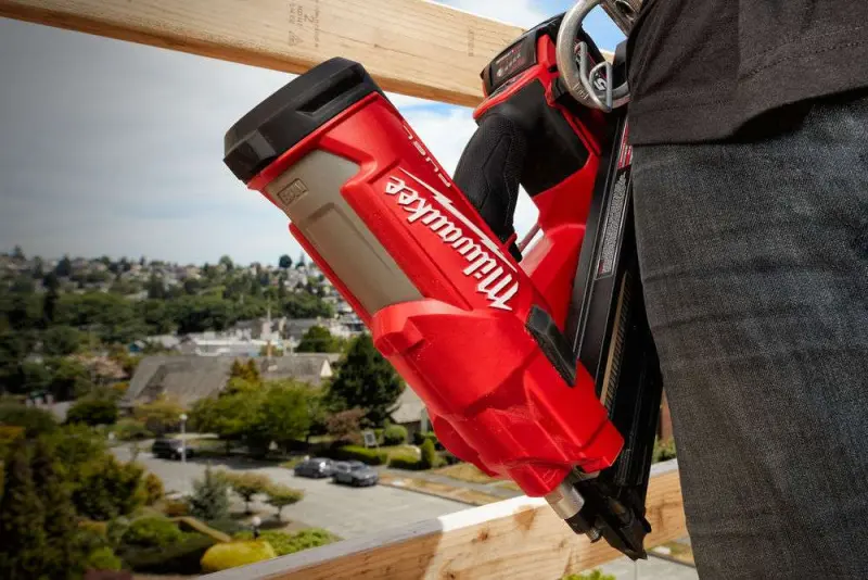 186575-aku-hrebikovacka-milwaukee-m18-ffn-nastrelovani-hrebiku-7