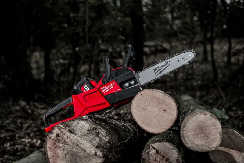 Aku řetězová pila Milwaukee M18 FCHSC-121, lišta 30 cm, 1x Aku M18 HB12 + nabíječka M12-18 FC, 4933471442 (MI4933471442)